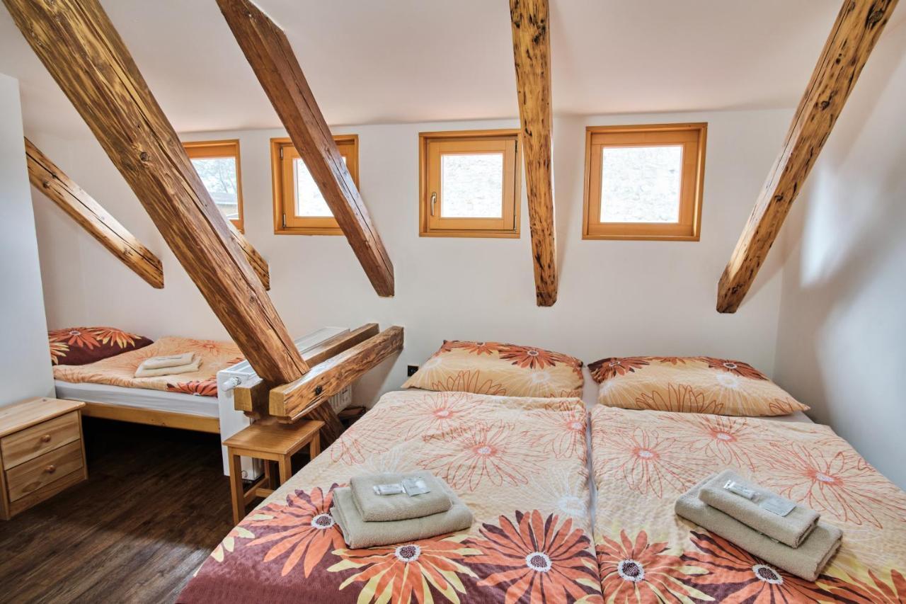 Strnadovsky Mlyn Hotel Jesenice  Exterior foto