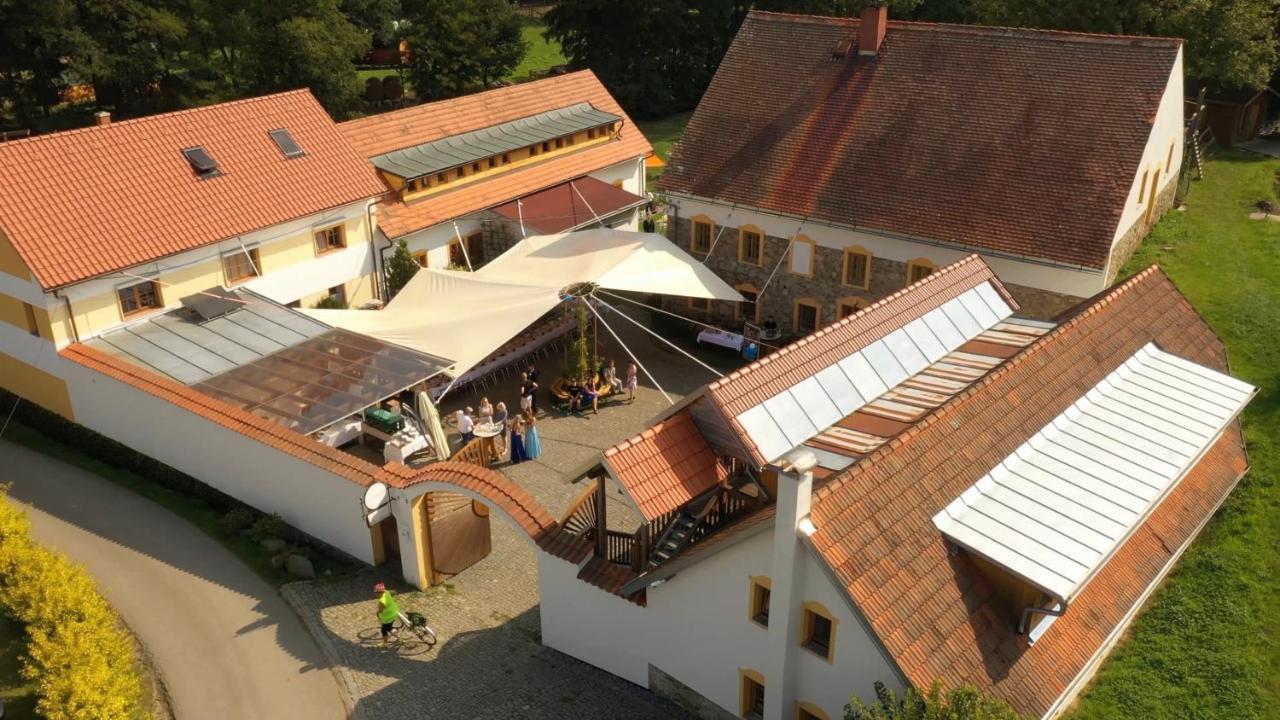 Strnadovsky Mlyn Hotel Jesenice  Exterior foto